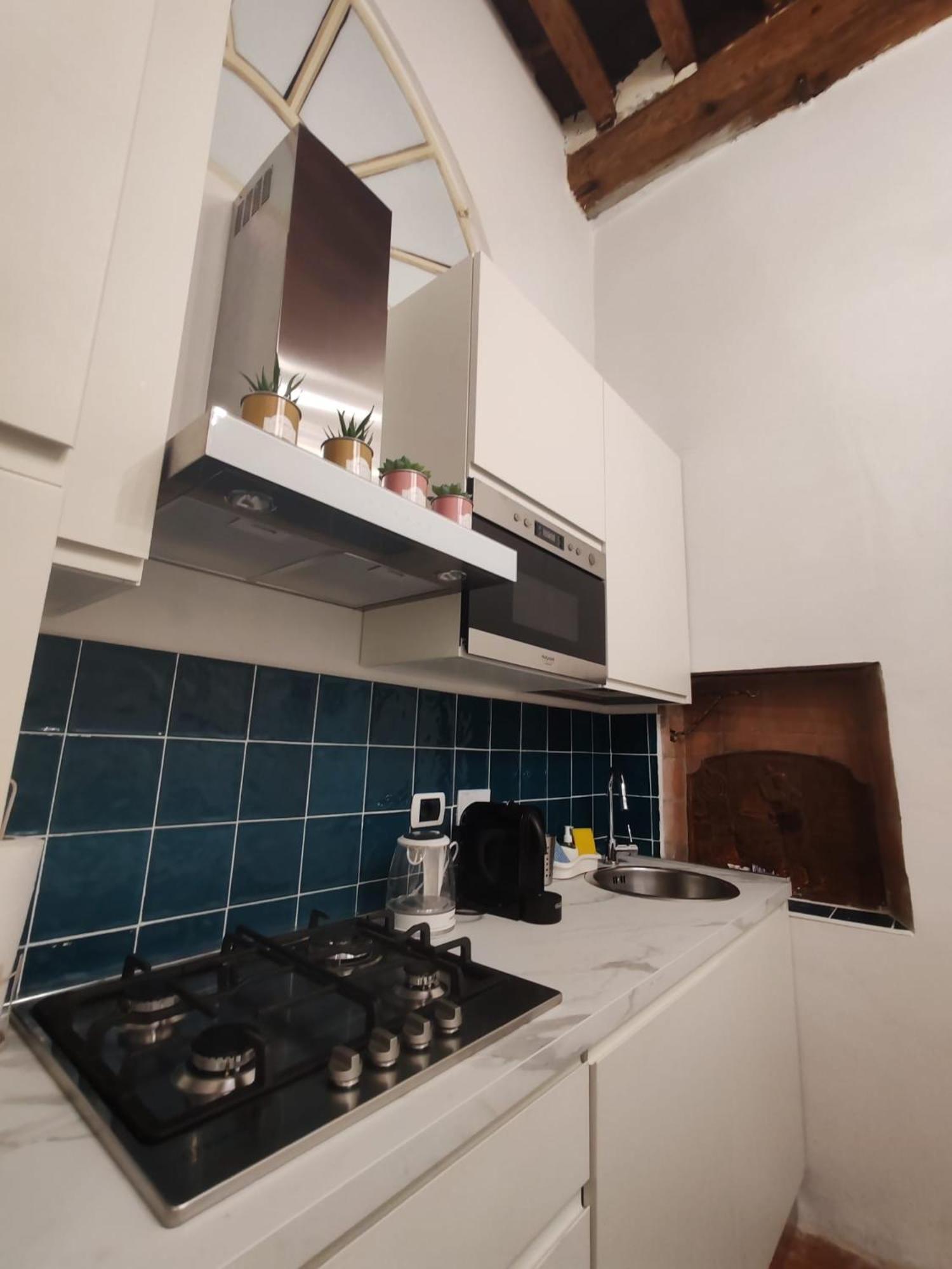 Corte Aranci Deluxe In Historic Center Of Apartment
